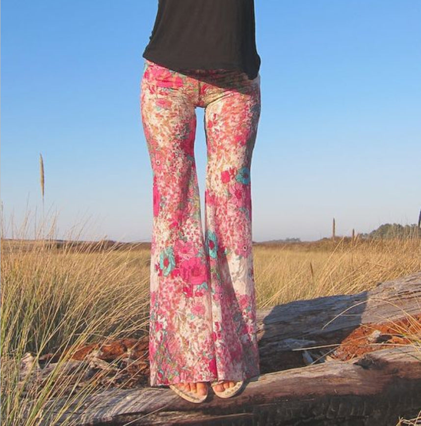 Tight-fitting Buttocks Print Flared Pants