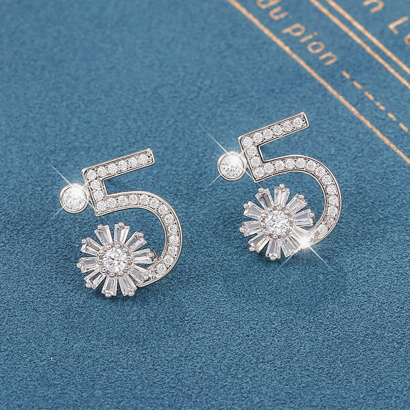 Women's Fashion Temperament Pearl Vintage Earrings